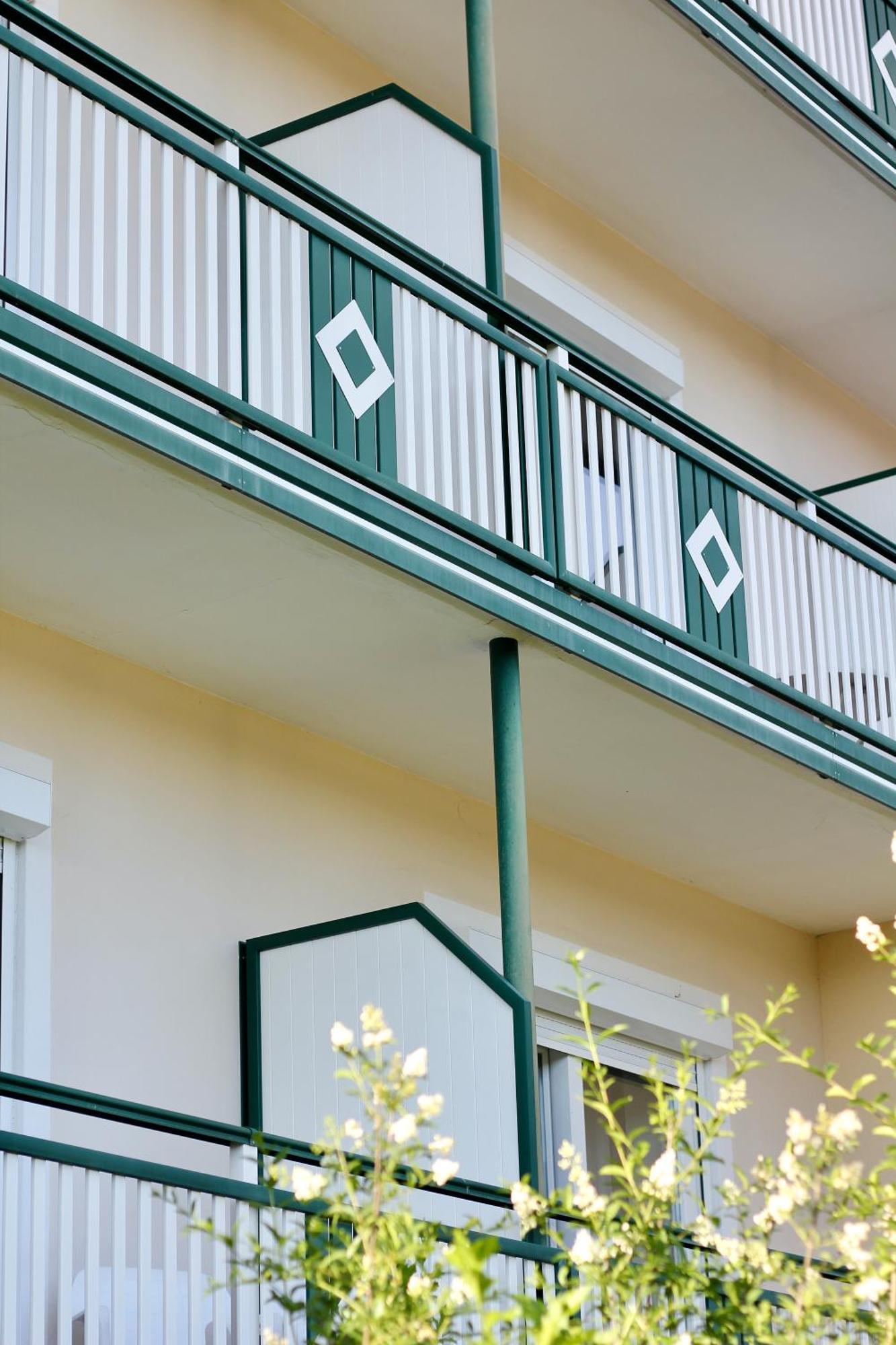 Self-Check In Apartmenthotel Seeglueck Pörtschach am Wörthersee Exterior foto